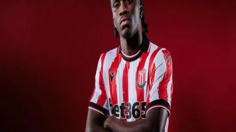 意大利媒体曝：邓弗里斯续约在途，其经纪人与国米商讨合约细节